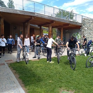 Sanremo: per l'Istituto “Colombo” una giornata all'insegna dell'ecologia al parco fluviale Gesso/Stura Sanremo: per l'Istituto “Colombo” una giornata all'insegna dell'ecologia al parco fluviale Gesso/Stura