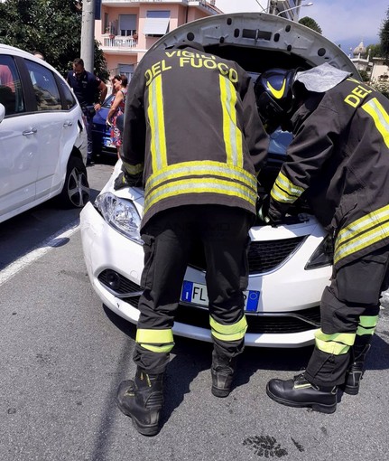 Sanremo: perde il controllo dell'auto e finisce contro un muretto, incidente in via Gabriele D'Annunzio