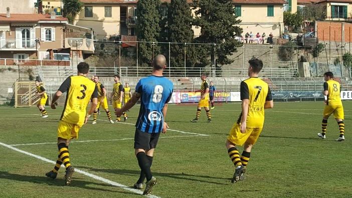 Calcio, Eccellenza. Imperia-Alassio FC 2-0: riviviamo il match negli scatti di Christian Flammia (FOTO)