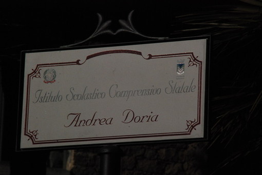 Danni all'Istituto 'Andrea Doria' di Vallecrosia: duro intervento dell'opposizione consiliare