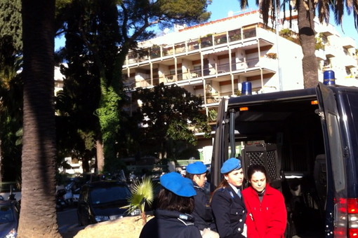 Sanremo: terminato l'interrogatorio di Cristina Ciobanu, ammessi gli episodi a lei contestati, piange di fronte ai video Sanremo: terminato l'interrogatorio di Cristina Ciobanu, ammessi gli episodi a lei contestati, piange di fronte ai video