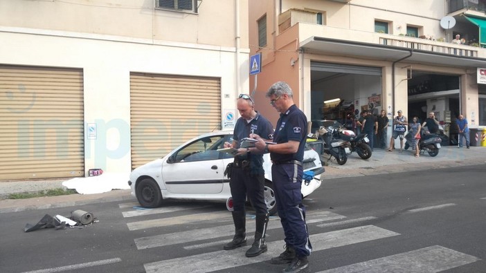 Imperia: incidente mortale in via Martiri a Porto Maurizio, donna di 85 anni investita da un'auto (Foto e Video)
