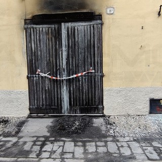 Taggia: incendio stanotte alla 'Salumeria Taggiasca', locale semidistrutto e indagini dei Carabinieri (Foto)