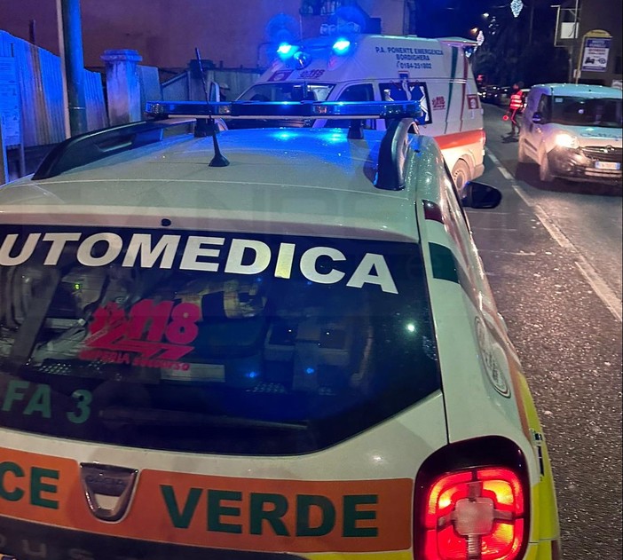 Malore in farmacia, ambulanza senza auto medica: muore durante il trasporto verso l’ospedale