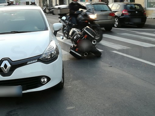 Camporosso: scontro tra una moto ed una bicicletta sull'Aurelia, due feriti per fortuna non gravi (Foto)