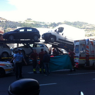Ventimiglia: grave incidente sul lavoro a Roverino, un 60enne di Torino cade da una 'bisarca' ed è molto grave