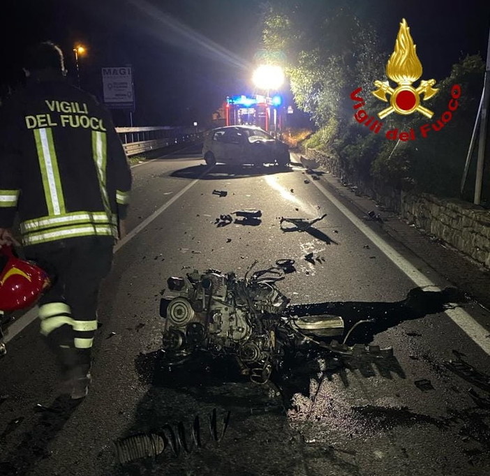 Imperia: incidente in nottata sulla statale 28, perde il controllo dell'auto e finisce contro il guard-rail (Foto) Imperia: incidente in nottata sulla statale 28, perde il controllo dell'auto e finisce contro il guard-rail (Foto)