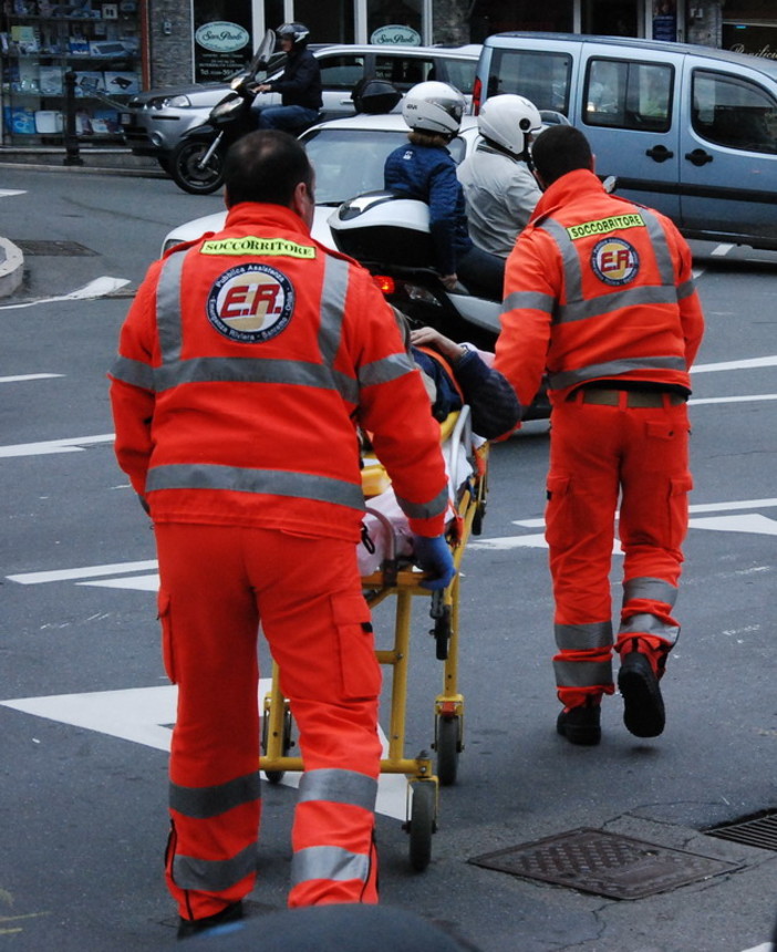 Sanremo: donna anziana investita all'incrocio tra via Pietro Agosti e via Caduti del Lavoro Sanremo: donna anziana investita all'incrocio tra via Pietro Agosti e via Caduti del Lavoro