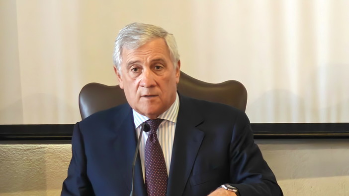 Il Ministro Tajani a Ventimiglia: "Lavoreremo con la Francia contro l'immigrazione irregolare, ma i problemi non si risolvono in un giorno" (Video) Il Ministro Tajani a Ventimiglia: "Lavoreremo con la Francia contro l'immigrazione irregolare, ma i problemi non si risolvono in un giorno" (Video)