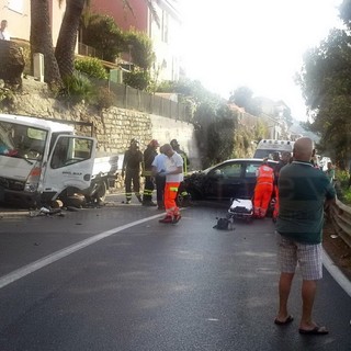 Imperia: incidente sull'Aurelia nella zona del Prino, 3 feriti e strada chiusa al traffico (Foto)