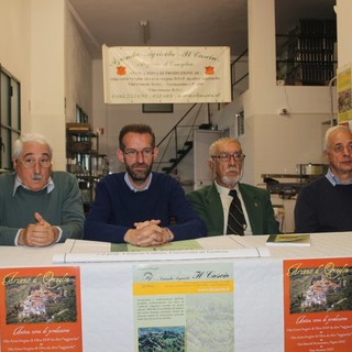 Chiusavecchia: Domani alle 15 la presentatazione della rivista "A Lecca", raccolta di immagini, usi e costumi di 8 comuni della Valle Impero Chiusavecchia: Domani alle 15 la presentatazione della rivista "A Lecca", raccolta di immagini, usi e costumi di 8 comuni della Valle Impero