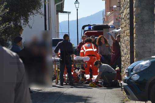 Ventimiglia: cade da un palo mentre esegue un lavoro a Grimaldi, 29enne di Ormea in gravi condizioni (Foto)