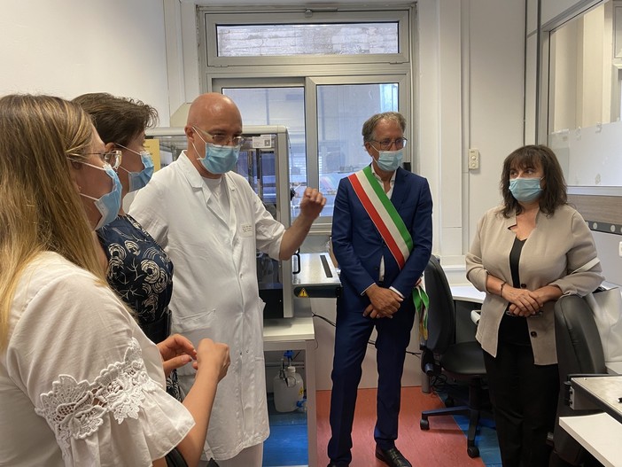 Coronavirus: in funzione da questa mattina all'ospedale di Sanremo i nuovi macchinari per testare più di mille tamponi al giorno (Foto e Video)