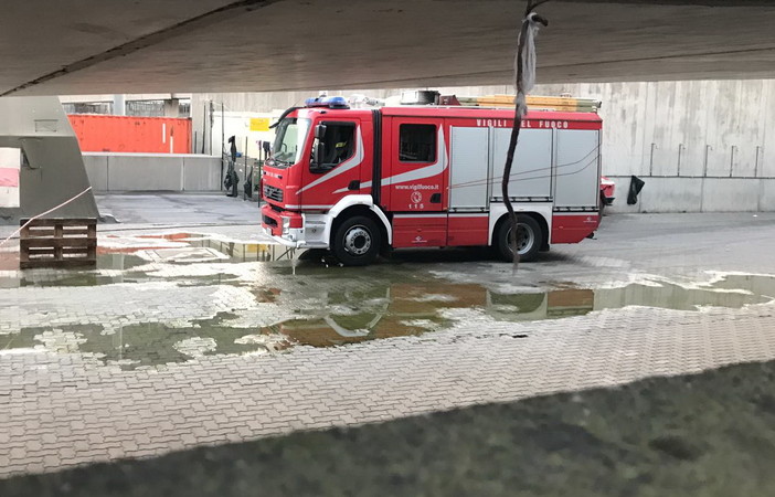 Ventimiglia: due moduli abitativi completamente distrutti dall'incendio di oggi, nessun ferito ed indagini della Polizia