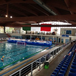 Le immagini della piscina di Civitavecchia questa mattina e l'albergo dove soggiorna la Mediterranea