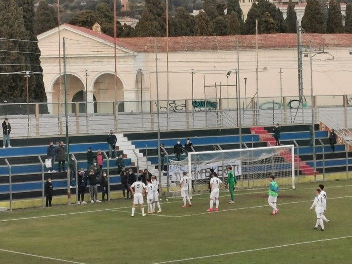 Calcio: al 'Ciccione' passa il Gozzano per 0-3. Imperia penultima e Mister Ascoli a rischio Calcio: al 'Ciccione' passa il Gozzano per 0-3. Imperia penultima e Mister Ascoli a rischio