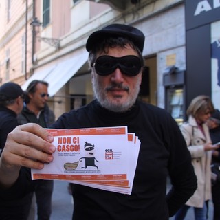 Sanremo: iniziata questa mattina con un 'Flash mob' la campagna dello Spi-Cgil 'Non ci casco' (Foto e Video) Sanremo: iniziata questa mattina con un 'Flash mob' la campagna dello Spi-Cgil 'Non ci casco' (Foto e Video)