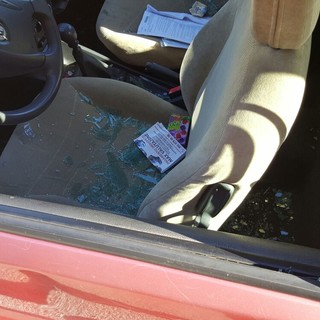 Ventimiglia: danneggiati alcuni veicoli nella città alta, interviene Nico Martinetto “Serve una telecamera”