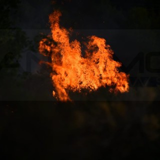 Ventimiglia: incendio di sterpaglie nella zona de La Mortola, intervento dei Vigili del Fuoco