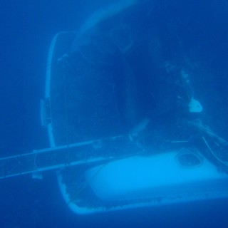 Sanremo: incendio dei due yacht stamani a Portosole, le immagini subacquee della Guardia Costiera Sanremo: incendio dei due yacht stamani a Portosole, le immagini subacquee della Guardia Costiera
