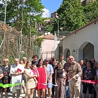 Castelvittorio, rigenerazione urbana: inaugurata la “Piazza delle Feste" (Foto e video)