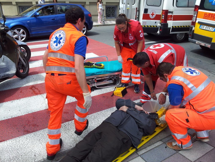 Sanremo: due incidenti stradali in pochi minuti in via San Francesco ed in corso Imperatrice Sanremo: due incidenti stradali in pochi minuti in via San Francesco ed in corso Imperatrice