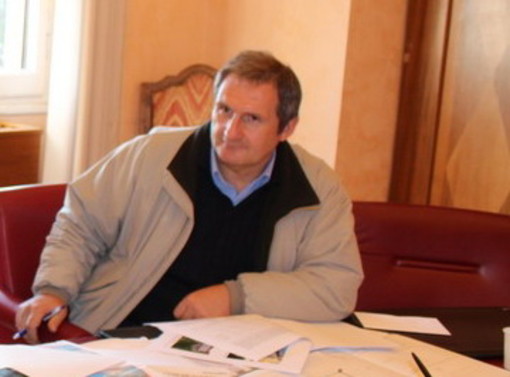 Imperia: Ilvo Calzia presenta il conto, il dirigente fa causa al comune per 229mila euro