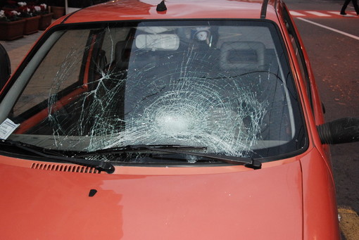 Sanremo: giovane investito sulle strisce pedonali in corso Matuzia di fronte alla pasticceria per cui lavora