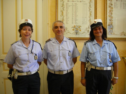 Sanremo: multa per aver urinato, un ecomio alle vigilesse