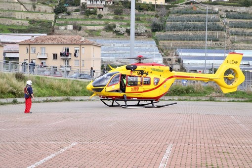 Taggia: 80enne cade in campagna, soccorso dal 118 e dall'elicottero, trasportato al 'Santa Corona'