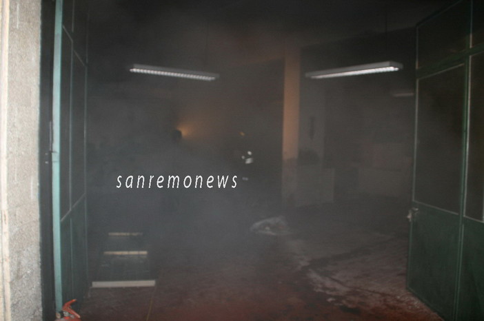 Sanremo: incendio questa mattina alle 6 in un garage di via Gabriele D'Annunzio, intervento dei Vvf Sanremo: incendio questa mattina alle 6 in un garage di via Gabriele D'Annunzio, intervento dei Vvf