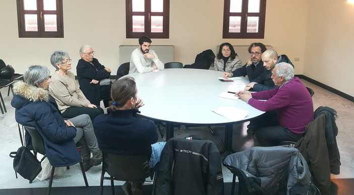 Ventimiglia: incontro tra Comune e categorie per proseguire dopo dicembre con la pulizia delle spiagge