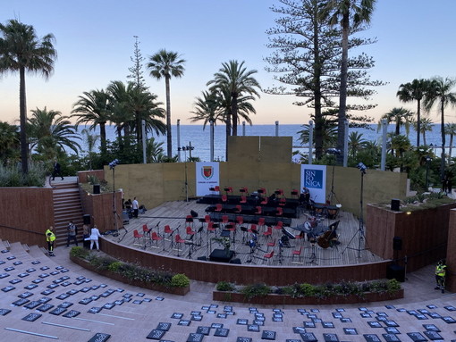 Sanremo: Festival si o no? Per ora nessun rinvio mentre al posto del palco in piazza spunta l'ipotesi 'Alfano' Sanremo: Festival si o no? Per ora nessun rinvio mentre al posto del palco in piazza spunta l'ipotesi 'Alfano'