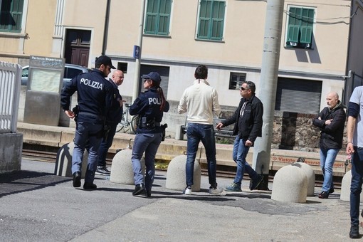 Ceriale, investimento mortale sui binari della ferrovia: morta una donna, traffico dei treni sospeso sulla Savona-Ventimiglia