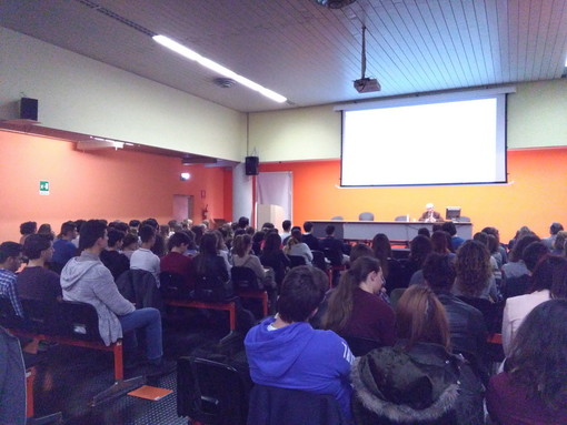 Imperia: mercoledì scorso gli studenti hanno incontrato il 'grecista' di fama internazionale Franco Montanari