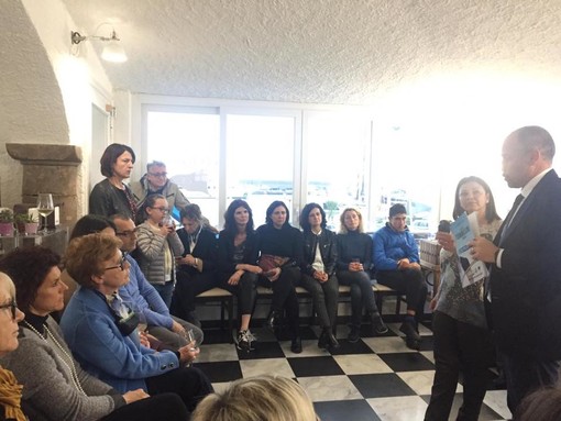 Sanremo: incontro su sicurezza, turismo ed economia organizzato da Laura Nante a sostegno del candidato sindaco Tommasini (Foto) Sanremo: incontro su sicurezza, turismo ed economia organizzato da Laura Nante a sostegno del candidato sindaco Tommasini (Foto)