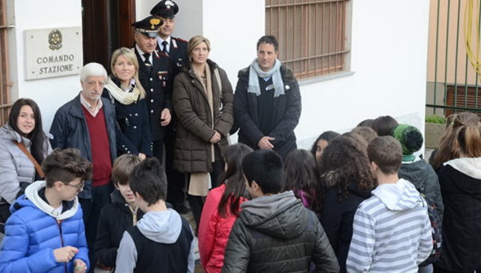Cultura della Legalità: visita alla Stazione Carabinieri per gli alunni delle scuole medie di Badalucco Cultura della Legalità: visita alla Stazione Carabinieri per gli alunni delle scuole medie di Badalucco