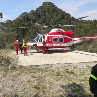 Airole: giovane francese si ferisce sul torrente Abelio mentre pratica il canyoning, interviene Soccorso Alpino ed elicottero dei Vvf Airole: giovane francese si ferisce sul torrente Abelio mentre pratica il canyoning, interviene Soccorso Alpino ed elicottero dei Vvf
