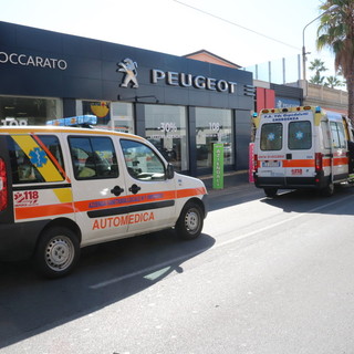 Sanremo: anziano investito da uno scooter in corso Marconi, ricoverato in ospedale in gravi condizioni (Foto) Sanremo: anziano investito da uno scooter in corso Marconi, ricoverato in ospedale in gravi condizioni (Foto)