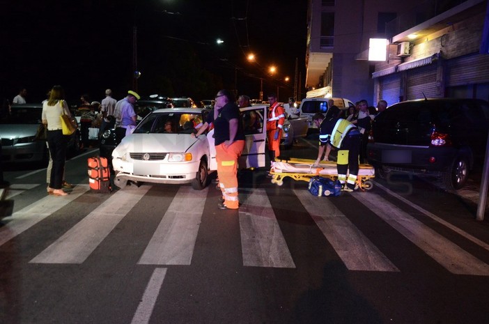 Maxi tamponamento sull'Aurelia tra Ospedaletti a Sanremo feriti lievi ma traffico semi-paralizzato