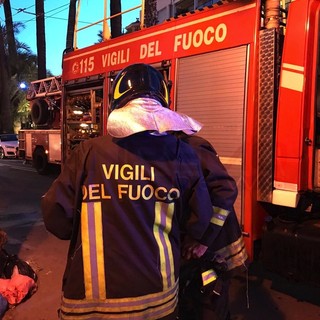 Sanremo: principio di incendio su un pullman, intervento dei Vigili del Fuoco al deposito Rt