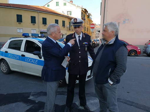 Imperia: inaugurata l'area di fronte all'ex Agnesi, Scajola annuncia il nuovo regolamento per i parcheggi in città (Foto e Video) Imperia: inaugurata l'area di fronte all'ex Agnesi, Scajola annuncia il nuovo regolamento per i parcheggi in città (Foto e Video)