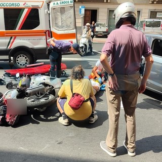 Imperia, l'incrocio killer colpisce ancora: scooterista in ospedale