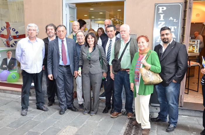 Elezioni Amministrative Sanremo: inaugurato oggi pomeriggio in via Palazzo il point di Davide Oddo Elezioni Amministrative Sanremo: inaugurato oggi pomeriggio in via Palazzo il point di Davide Oddo