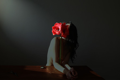“Il trauma che crea”, conferenza ed esposizione fotografica di Chiara Mazzocchi al Bordighera Book Festival (Foto)