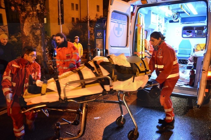 Sanremo: donna 72enne investita sulle strisce in corso Orazio Raimondo da uno scooter, intervento di 118 e Municipale Sanremo: donna 72enne investita sulle strisce in corso Orazio Raimondo da uno scooter, intervento di 118 e Municipale