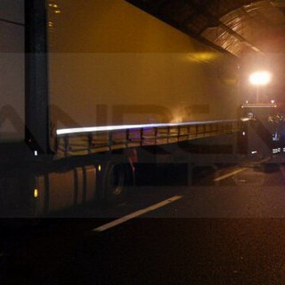 Costarainera: lite in A10 tra autisti di camion ed incidente mortale, lettore si chiede "La vita vale un km in più"