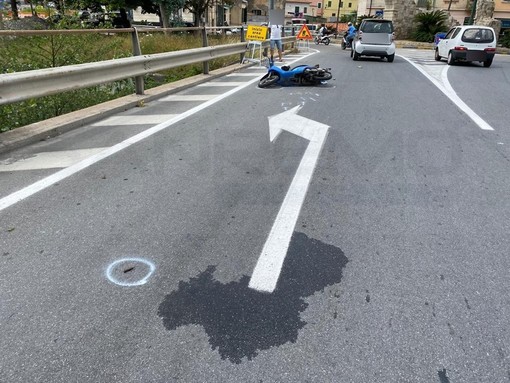 Ventimiglia: scontro tra scooter e auto sul ponte 'Cassini', centauro in elicottero al 'Santa Corona' (Foto)