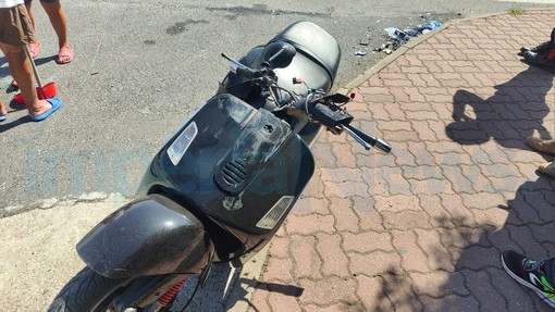 Santo Stefano al Mare: auto svolta e centra in pieno uno scooter, 30enne in gravi condizioni (Foto)
