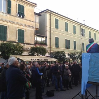 Manifestazione di ieri pomeriggio a Diano Marina: il sostegno ai sindaci dianesi da Alternativa Tricolore